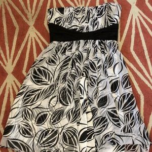 White House black market strapless dress Sz 12